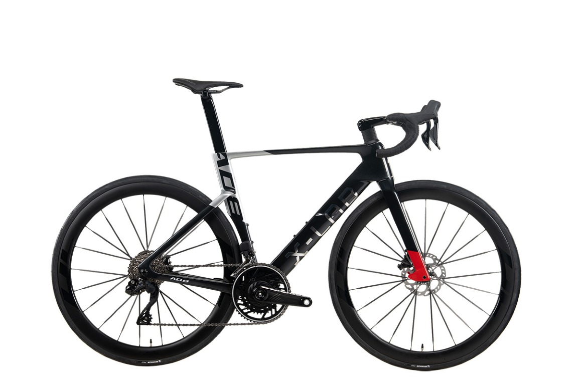 【予約受付中】AD8 105Di2 完成車