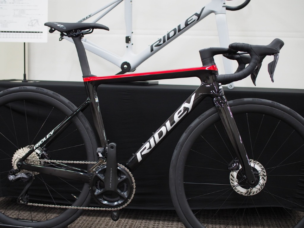 【予約受付中】FALCN RS (ファルコン アールエス) +アルテグラ Di2